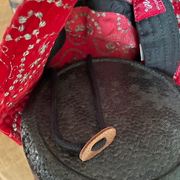 Authentic Supreme NWOT paisley boonie bucket hat red silver - Picture 5 of 8